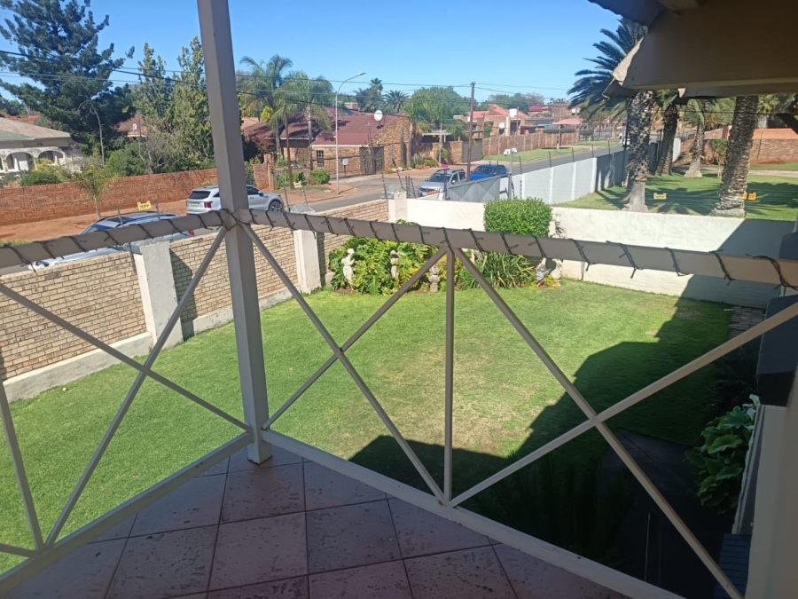 4 Bedroom Property for Sale in Rhodesdene Northern Cape